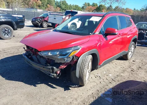 2022 Toyota Corolla Cross Le z USA, uszkodzony, nr VIN 7MUBAABG3NV004835